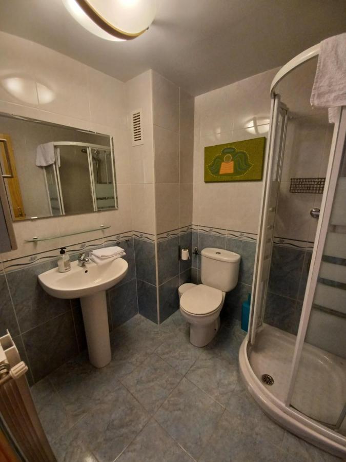 En El Pleno Centro De Biescas Con Garaje, Ascensor Y Wifi Lägenhet Exteriör bild
